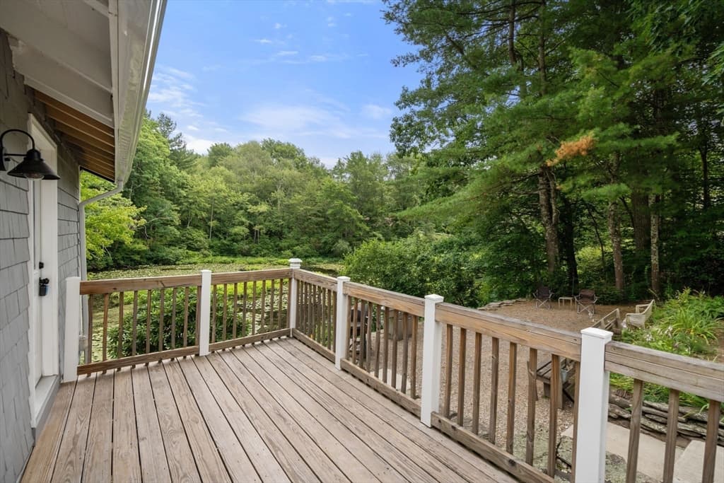 Single Family Residence at 10 Riverside Dr, Auburn MA 01501, Auburn, photo 7 of 33