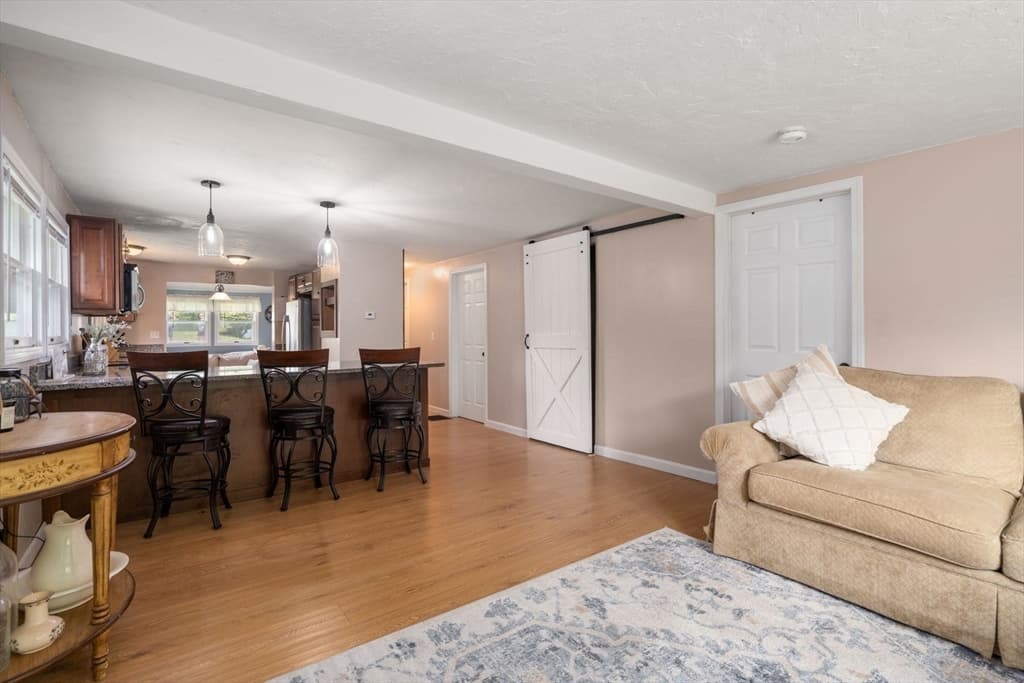 Single Family Residence at 10 Riverside Dr, Auburn MA 01501, Auburn, photo 15 of 33