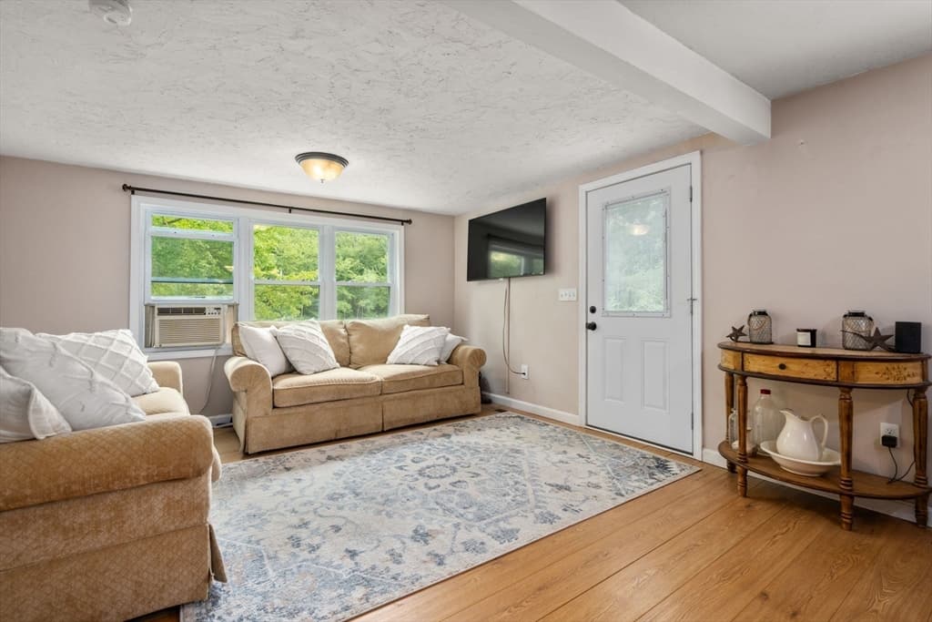 Single Family Residence at 10 Riverside Dr, Auburn MA 01501, Auburn, photo 19 of 33