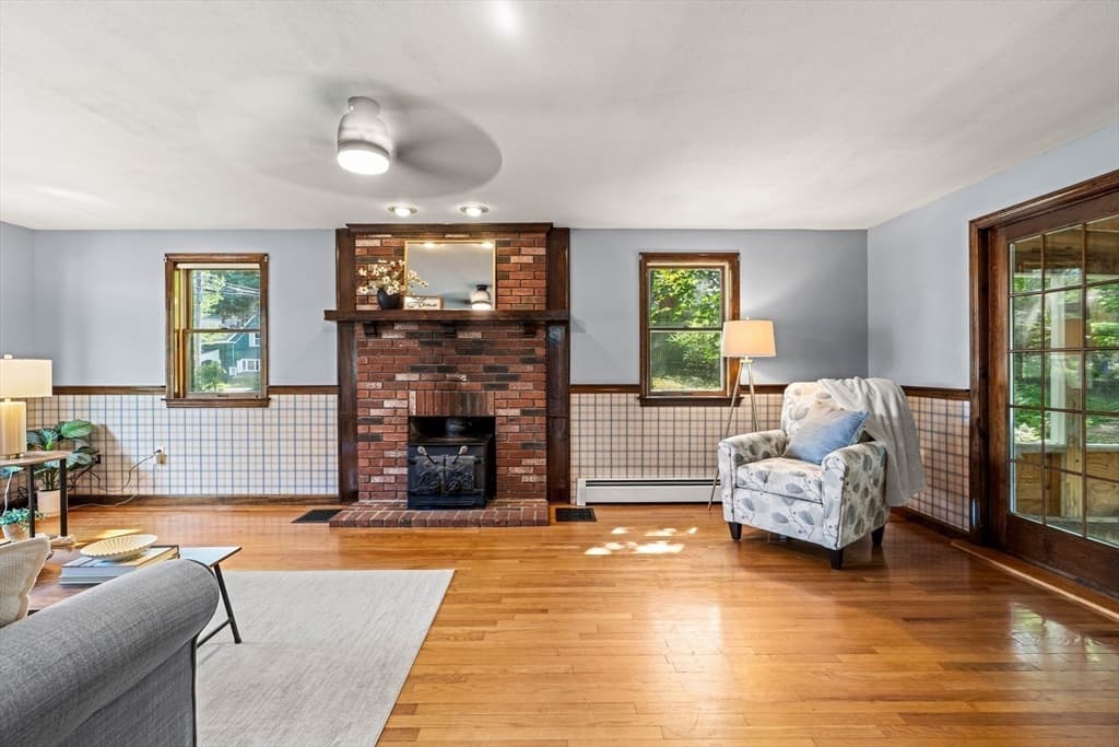 89 W Meadow Rd, Lowell MA 01854 photo 7