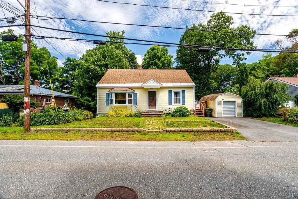 Single Family Residence at 148 Pond St, Leominster MA 01453, Leominster, photo 2 of 42