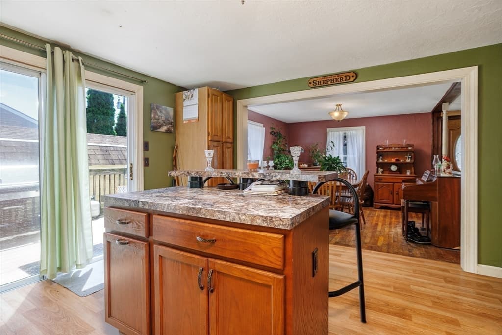 Single Family Residence at 148 Pond St, Leominster MA 01453, Leominster, photo 12 of 42