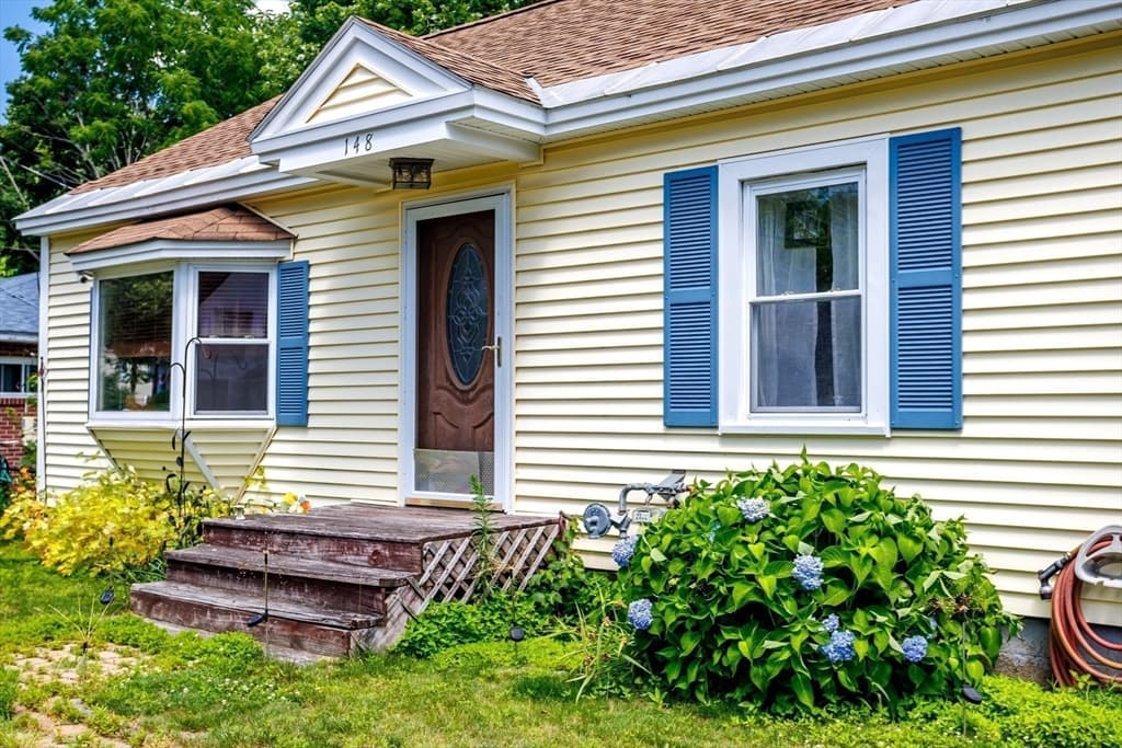 Single Family Residence at 148 Pond St, Leominster MA 01453, Leominster, photo 3 of 42