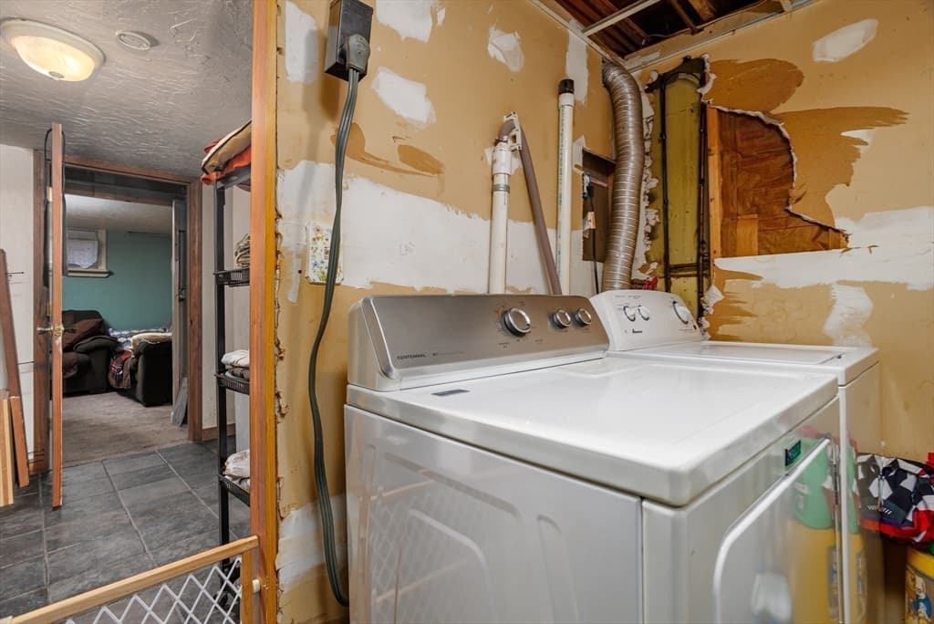 Single Family Residence at 148 Pond St, Leominster MA 01453, Leominster, photo 32 of 42