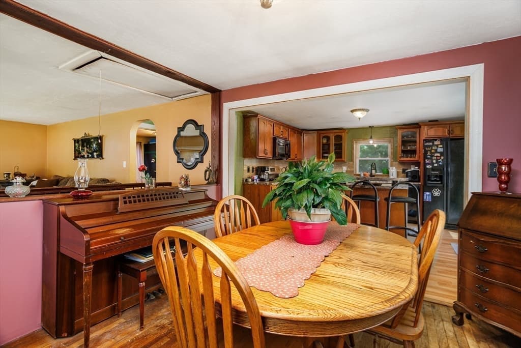 Single Family Residence at 148 Pond St, Leominster MA 01453, Leominster, photo 9 of 42