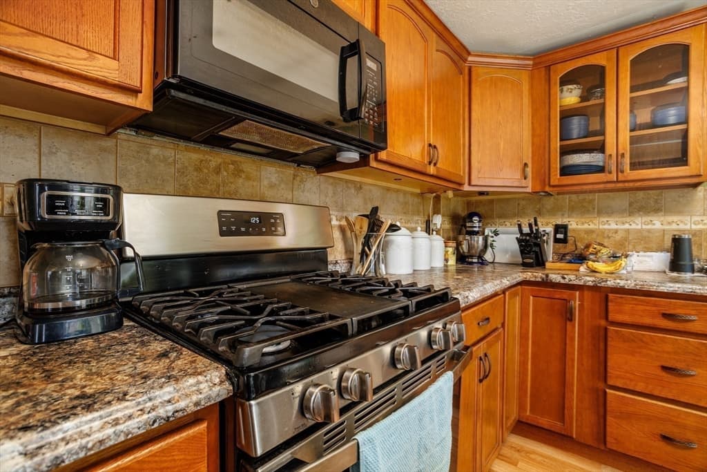 Single Family Residence at 148 Pond St, Leominster MA 01453, Leominster, photo 14 of 42
