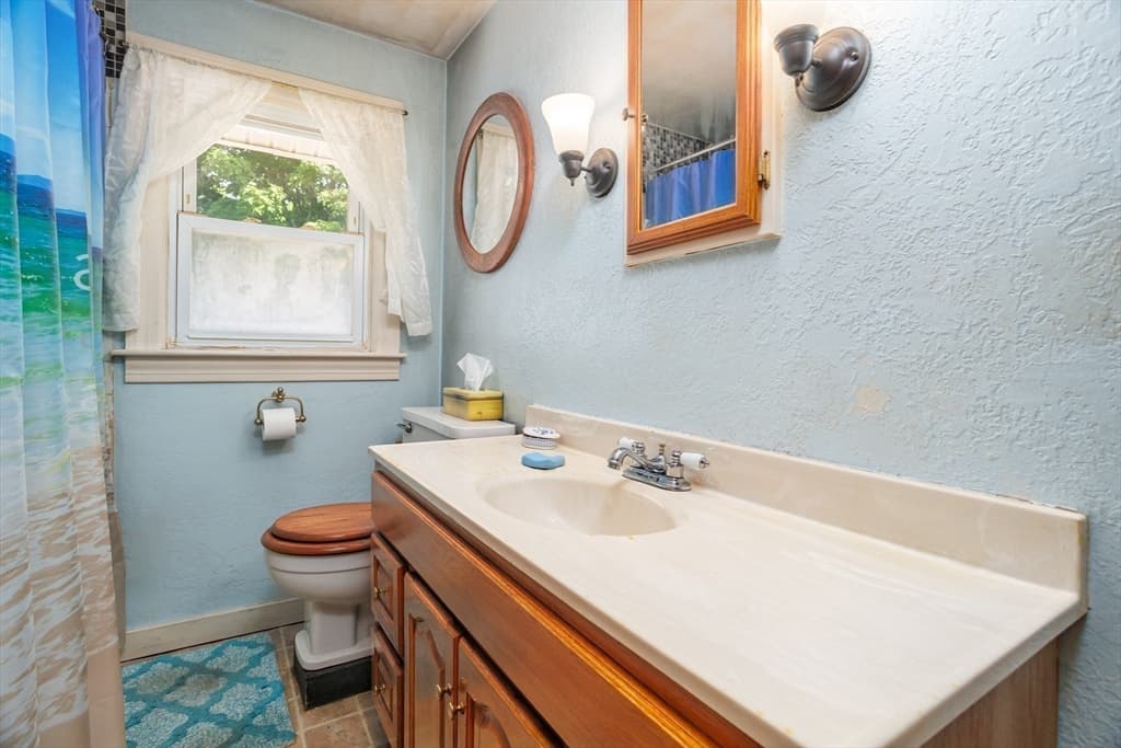 Single Family Residence at 148 Pond St, Leominster MA 01453, Leominster, photo 15 of 42
