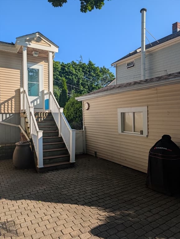 18 Windsor Ave, Lynn MA 01902 photo 2