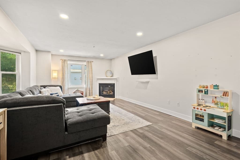 703 Old Bridge Ln # 703, Bellingham MA 02019 photo 13
