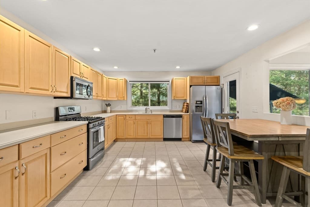 703 Old Bridge Ln # 703, Bellingham MA 02019 photo 7