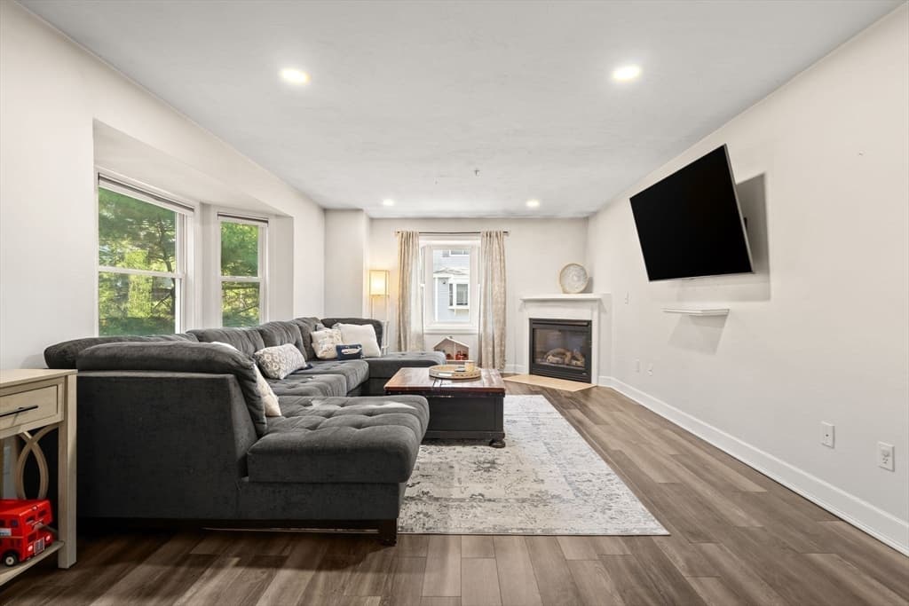 703 Old Bridge Ln # 703, Bellingham MA 02019 photo 15