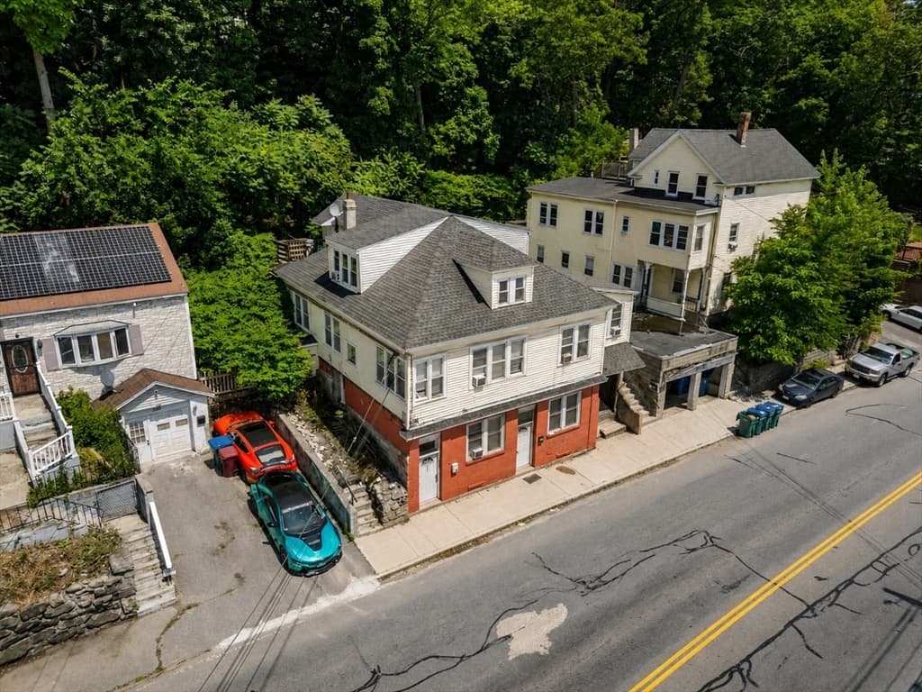 308 Rogers St, Lowell MA 01852