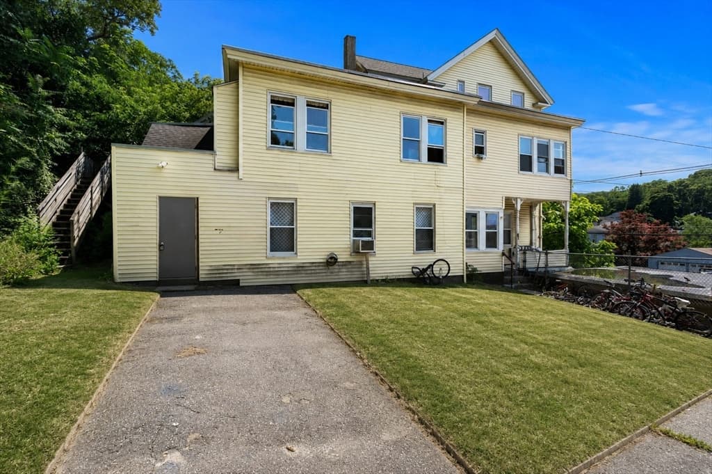 316 Rogers St, Lowell MA 01852 photo 2
