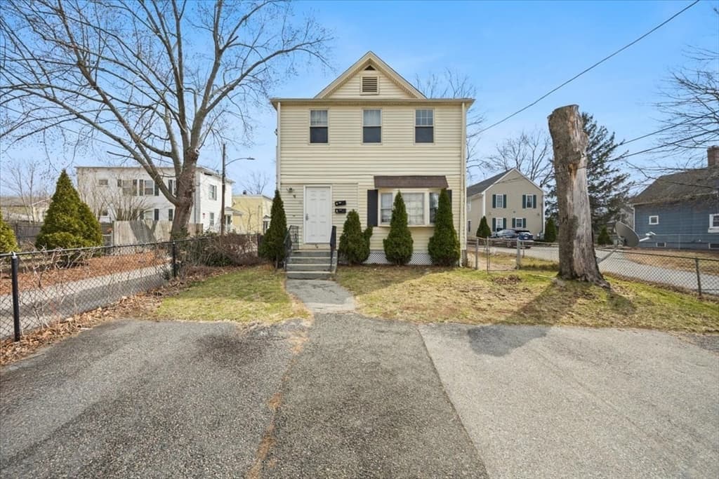 56 Parker St, Attleboro MA 02703