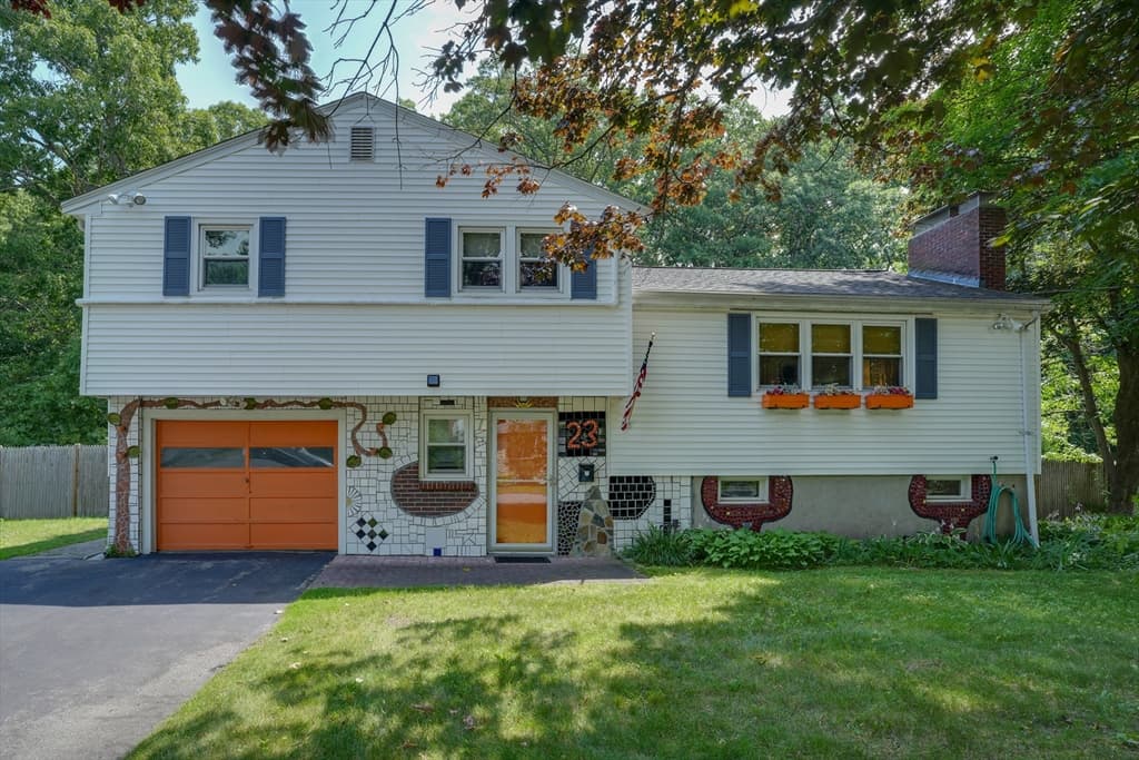 23 Laurel Dr., Hudson MA 01749