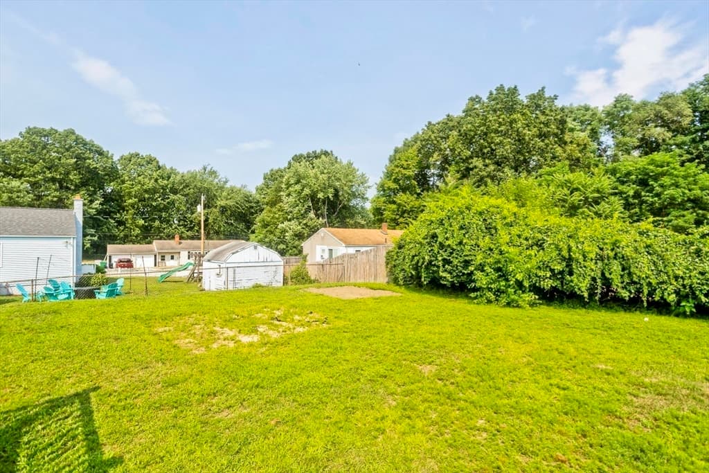 11 Mountainview St, Chicopee MA 01020 photo 6
