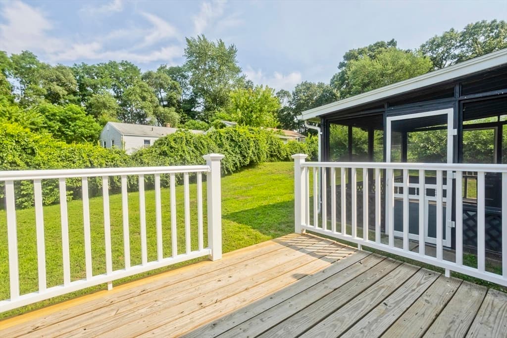 11 Mountainview St, Chicopee MA 01020 photo 5