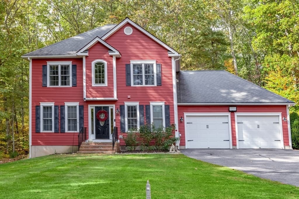25 Casey Road, Charlton MA 01507