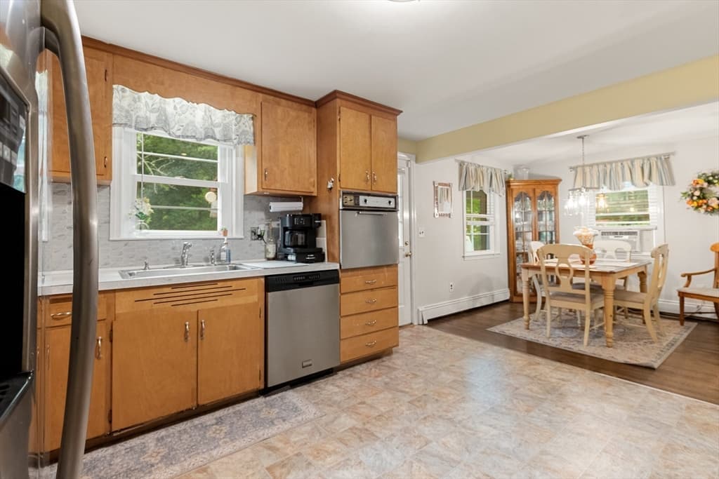 70 Montrose Ave, Wakefield MA 01880 photo 12
