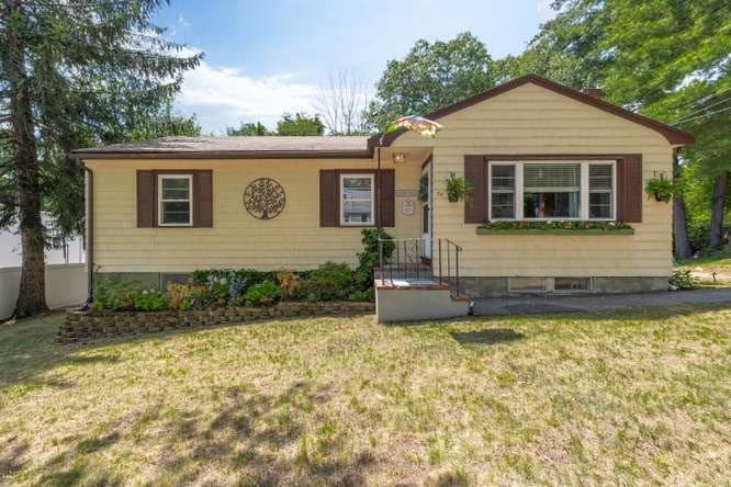 70 Montrose Ave, Wakefield MA 01880