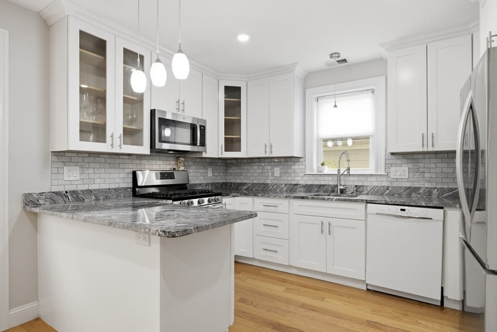 28 Beecher Pl # B, Newton MA 02459 photo 10