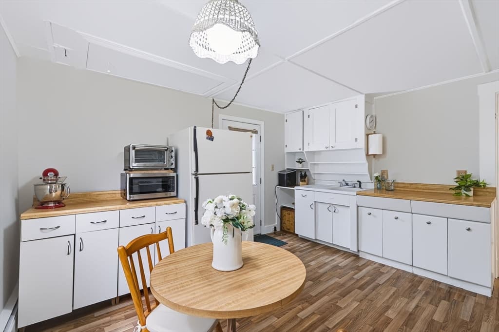 66 N High St, Foxboro MA 02035 photo 12