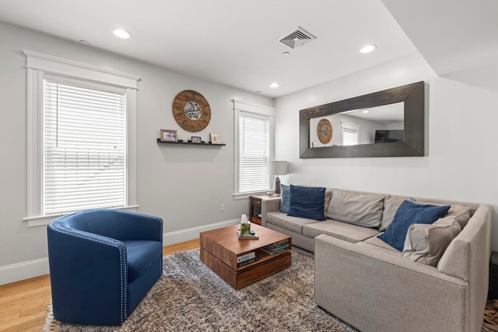 Condominium at 101 Old Harbor St # 3, Boston MA 02127, Boston, photo 3 of 17