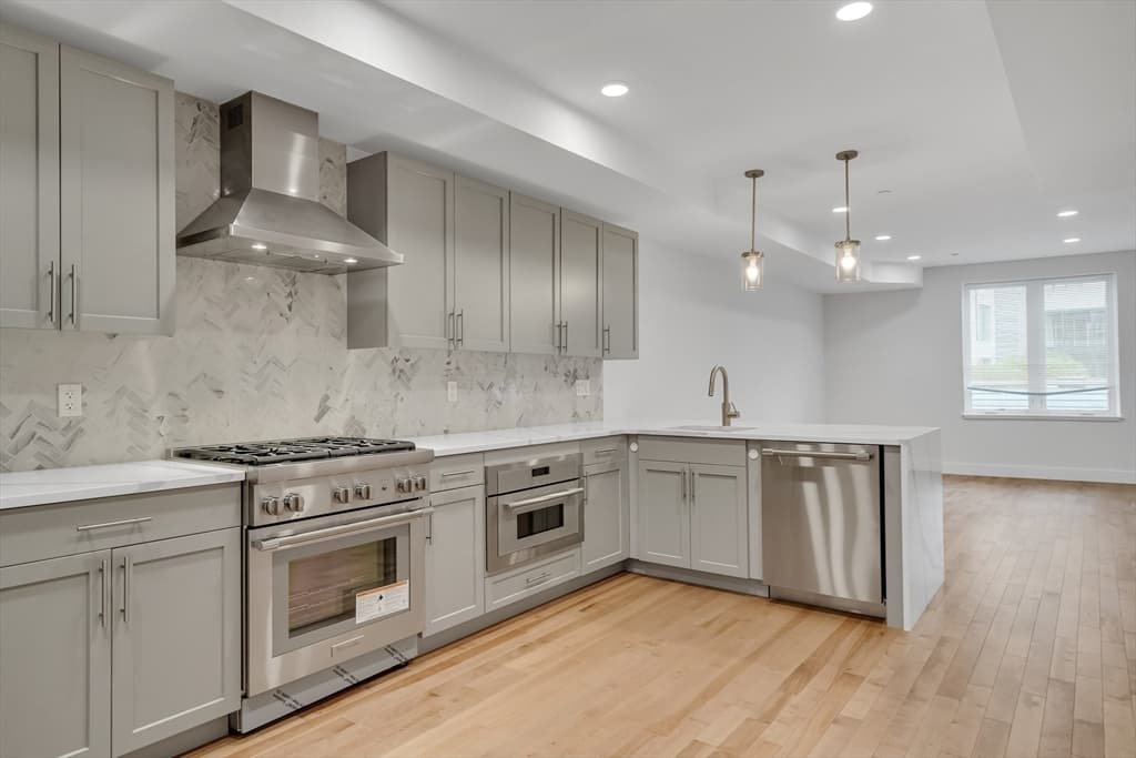 Condominium at 50 Hichborn St # 308, Boston MA 02135, Boston, photo 2 of 31