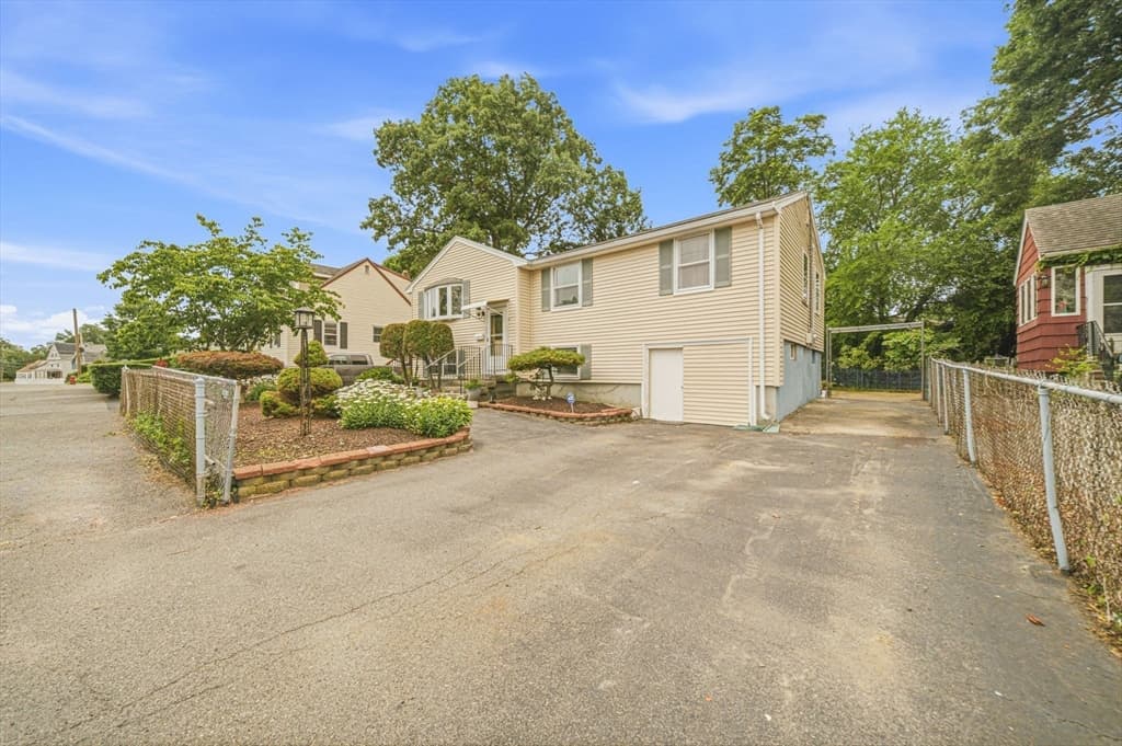 130 Elwell St, Malden MA 02148 photo 3