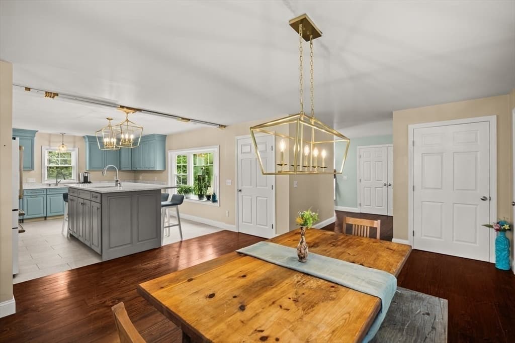 Single Family Residence at 551 Tremont St, Taunton MA 02780, photo 3 of 28