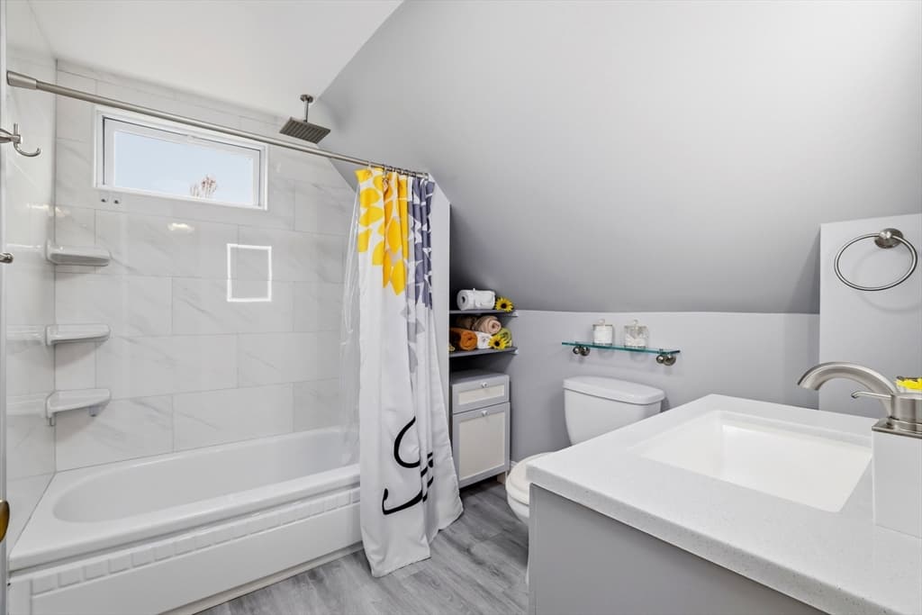 30 Woodlawn St, Everett MA 02149 photo 9