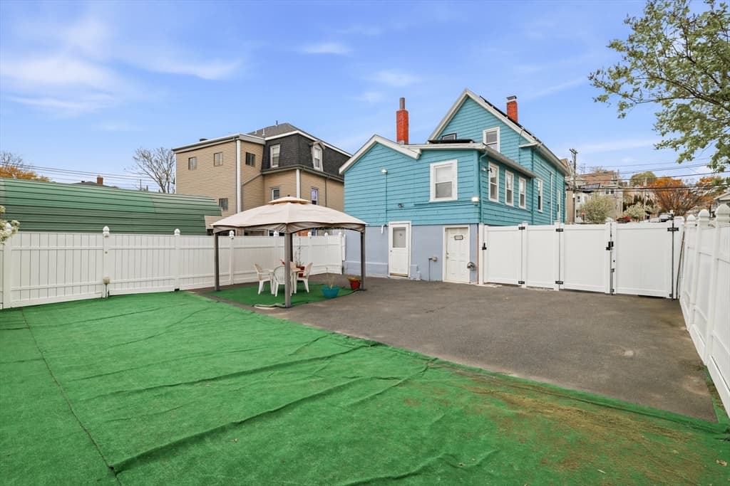 30 Woodlawn St, Everett MA 02149 photo 10