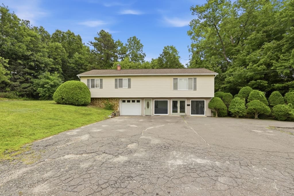 1303 Calkins Rd, Palmer MA 01069