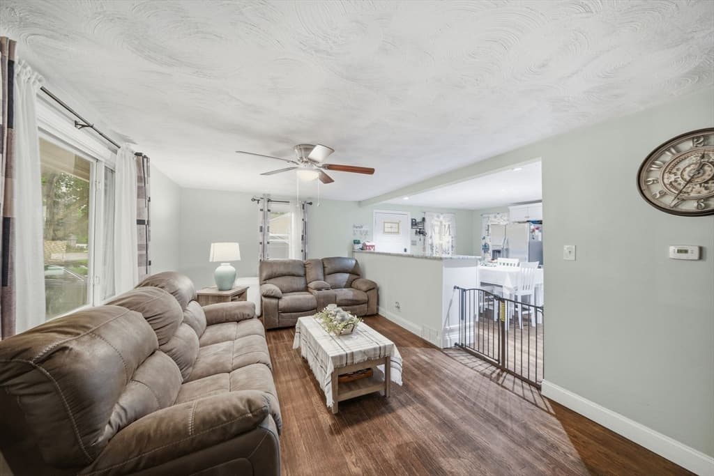1582 Varnum Ave, Lowell MA 01854 photo 22
