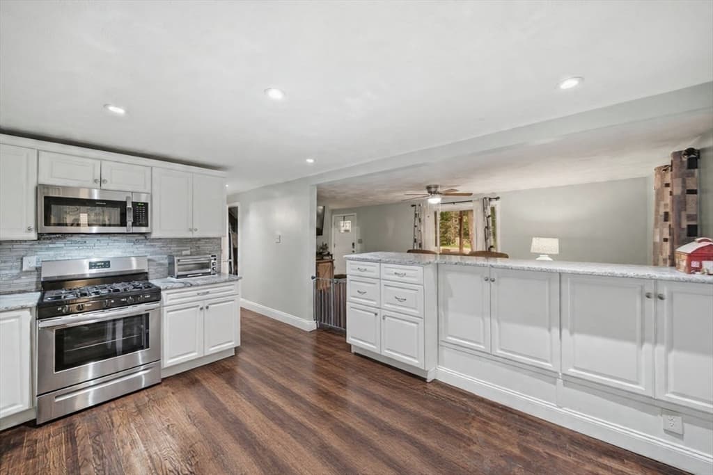 1582 Varnum Ave, Lowell MA 01854 photo 15