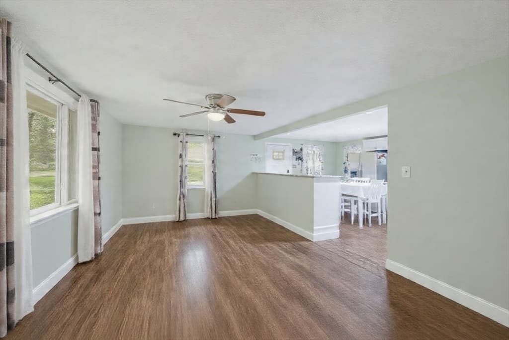 1582 Varnum Ave, Lowell MA 01854 photo 21