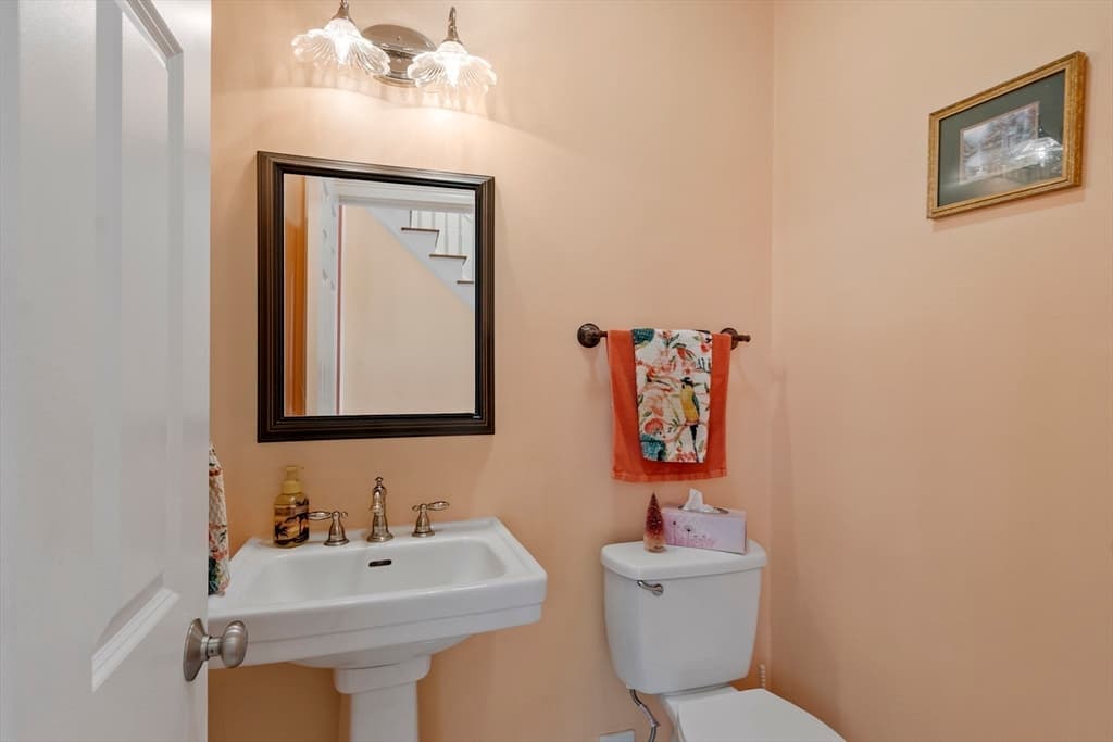 18 Lawrence St, Pepperell MA 01463 photo 17