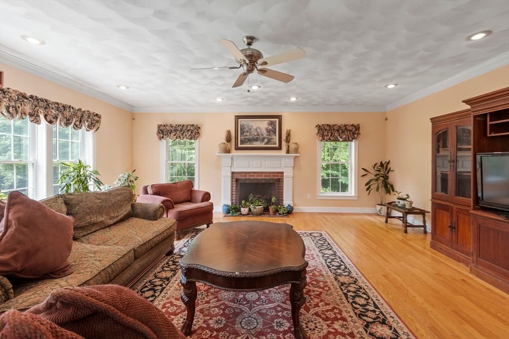 18 Lawrence St, Pepperell MA 01463 photo 12