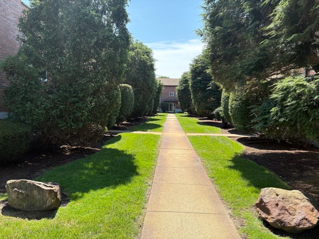 Condominium at 50 Bryon Road # 4, Boston MA 02467, Boston, photo 21 of 29
