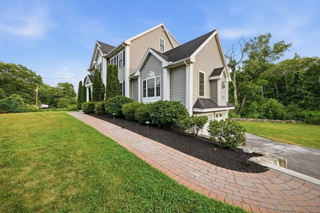 1055 Salem Street, North Andover MA 01845 photo 2