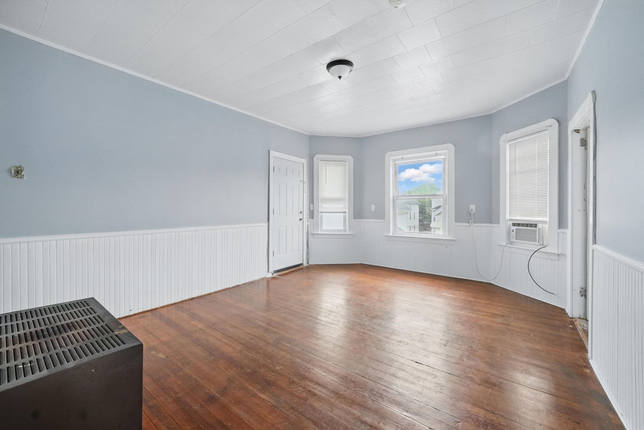 3 Family at 646 Birch St, Fall River MA 02724, photo 8 of 23
