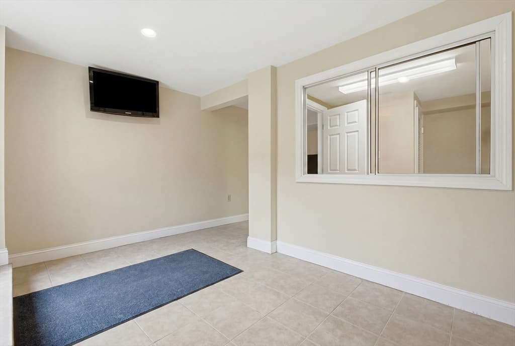 567 Talbot Ave # 20, Boston MA 02124 photo 10