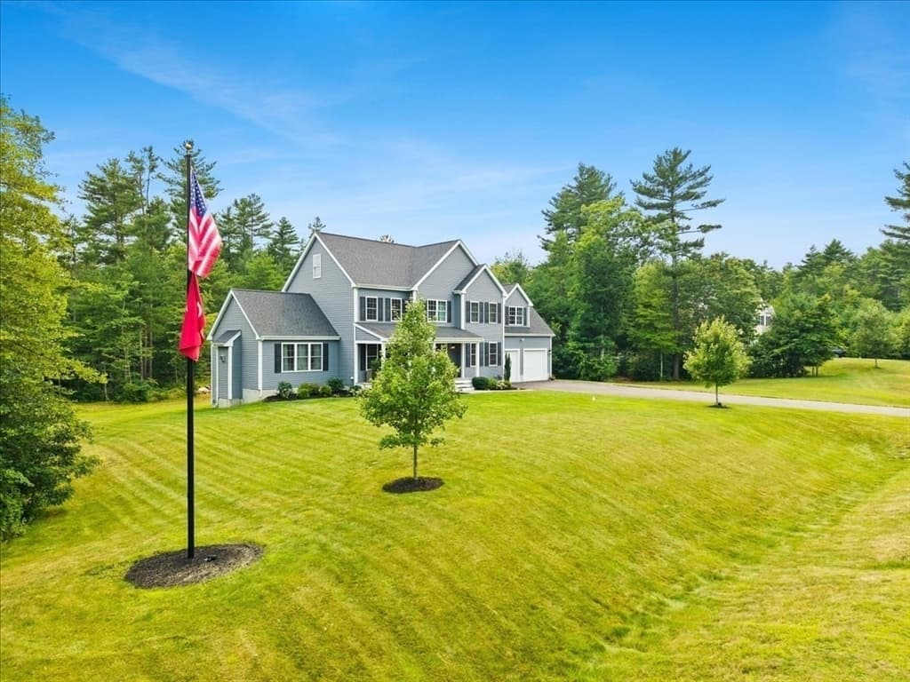 8 Paddock Cir, Middleboro MA 02346 photo 3