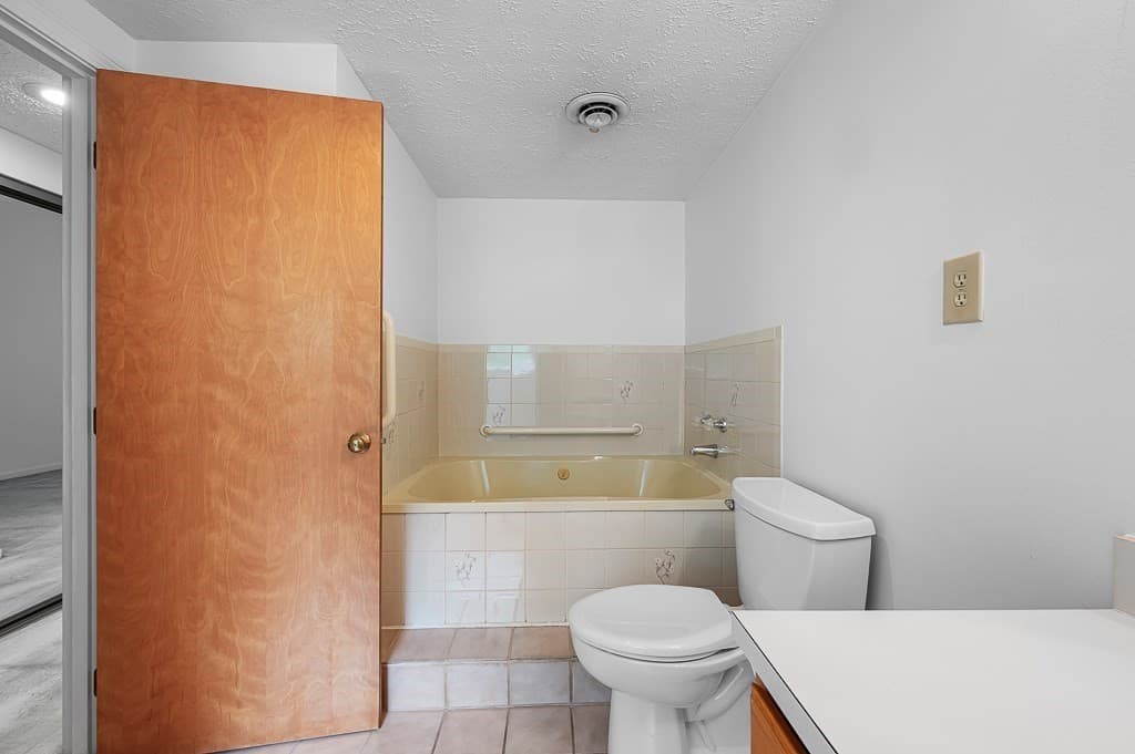 54 Voyagers Ln # 54, Ashland MA 01721 photo 10
