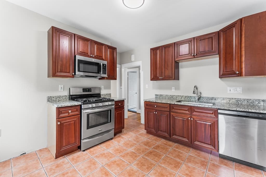 39 Orchard St, Marlborough MA 01752 photo 21