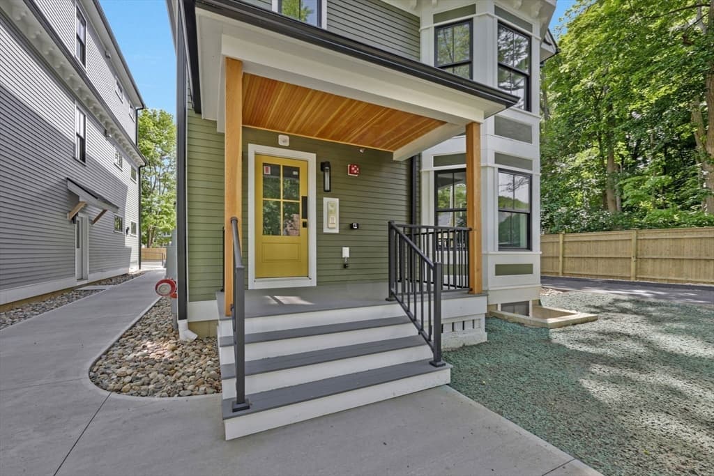 14 Garfield St. # B1, Northampton MA 01062