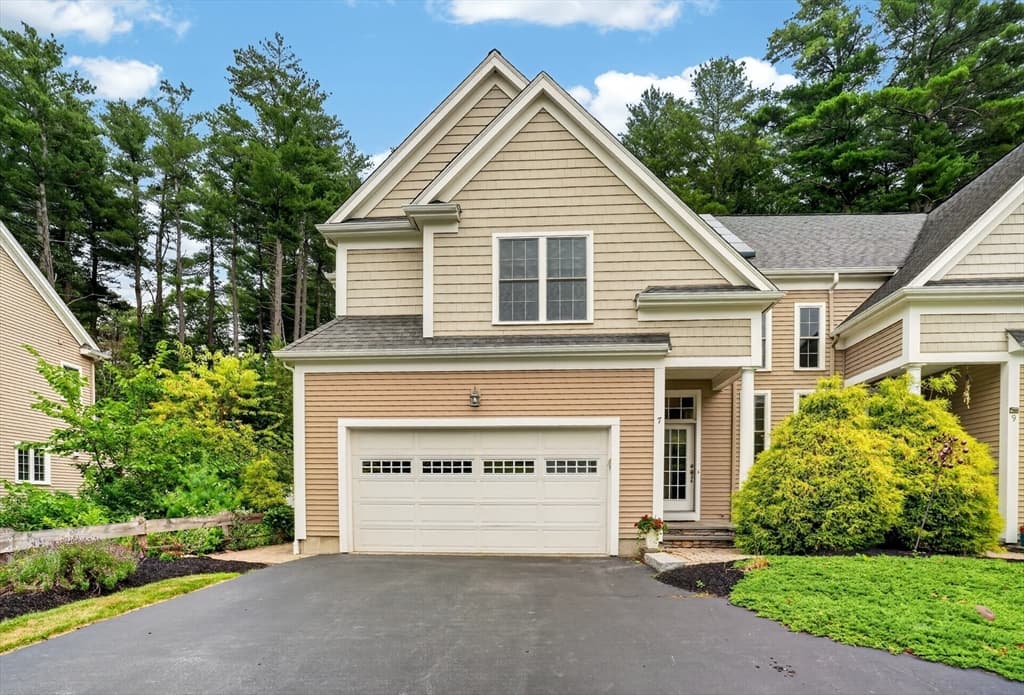 7 Cyrus Way, Northborough MA 01532