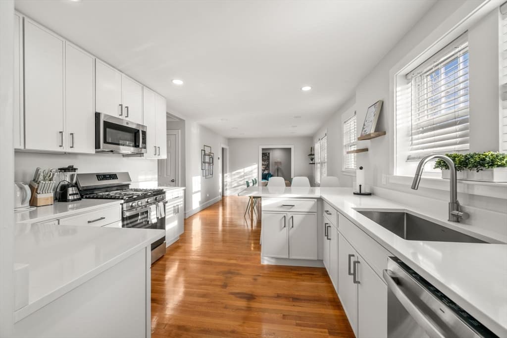 65-67 Saint James Circle, Newton MA 02458 photo 17