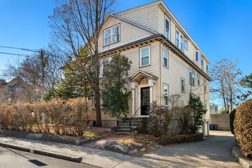 65-67 Saint James Circle, Newton MA 02458