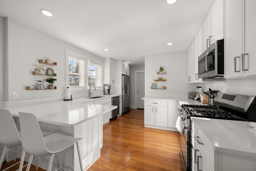 65-67 Saint James Circle, Newton MA 02458 photo 5